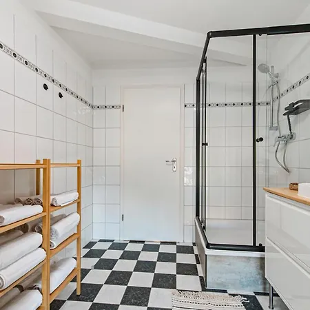 Livu Admiral 130qm Altstadt-traum Mit Dachterrasse Appartamento
