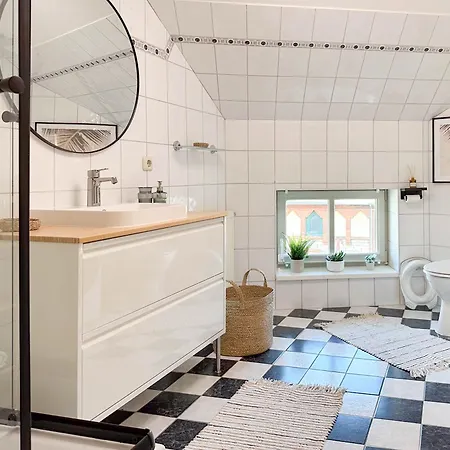 Livu Admiral 130qm Altstadt-traum Mit Dachterrasse Appartamento